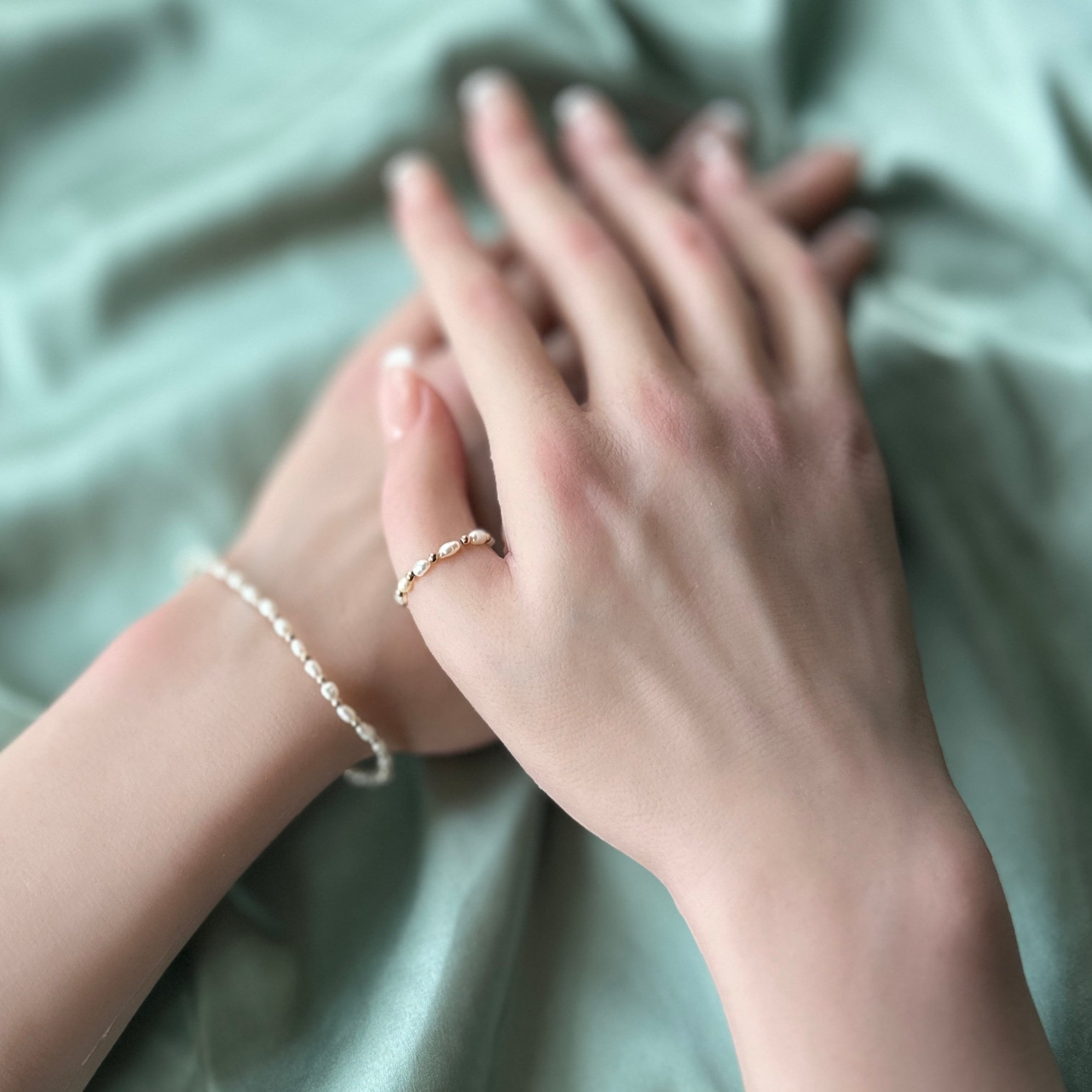 Tiny Pearl Stretch Ring Dainty Beaded Genuine Rice Shape Pearl Gemstone Boho Ring Minimalist June Birthstone Birthday Gift Mom Bride Friend