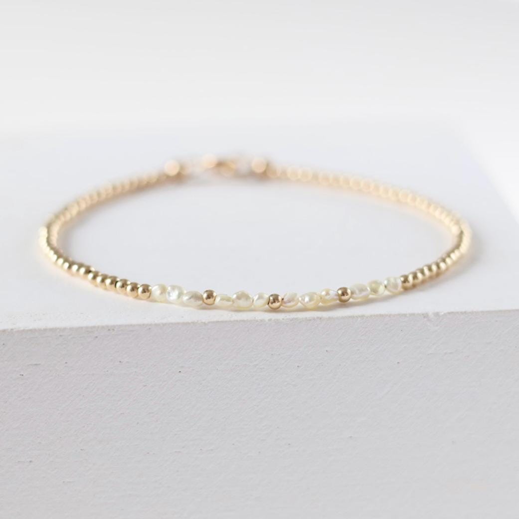 Japanese Akoya Pearl Bracelet Dainty Real Keshi Pearl Minimalist Jewelry Bridal Gold Filled or Silver June Birthstone Bridesmaid Gift Idea