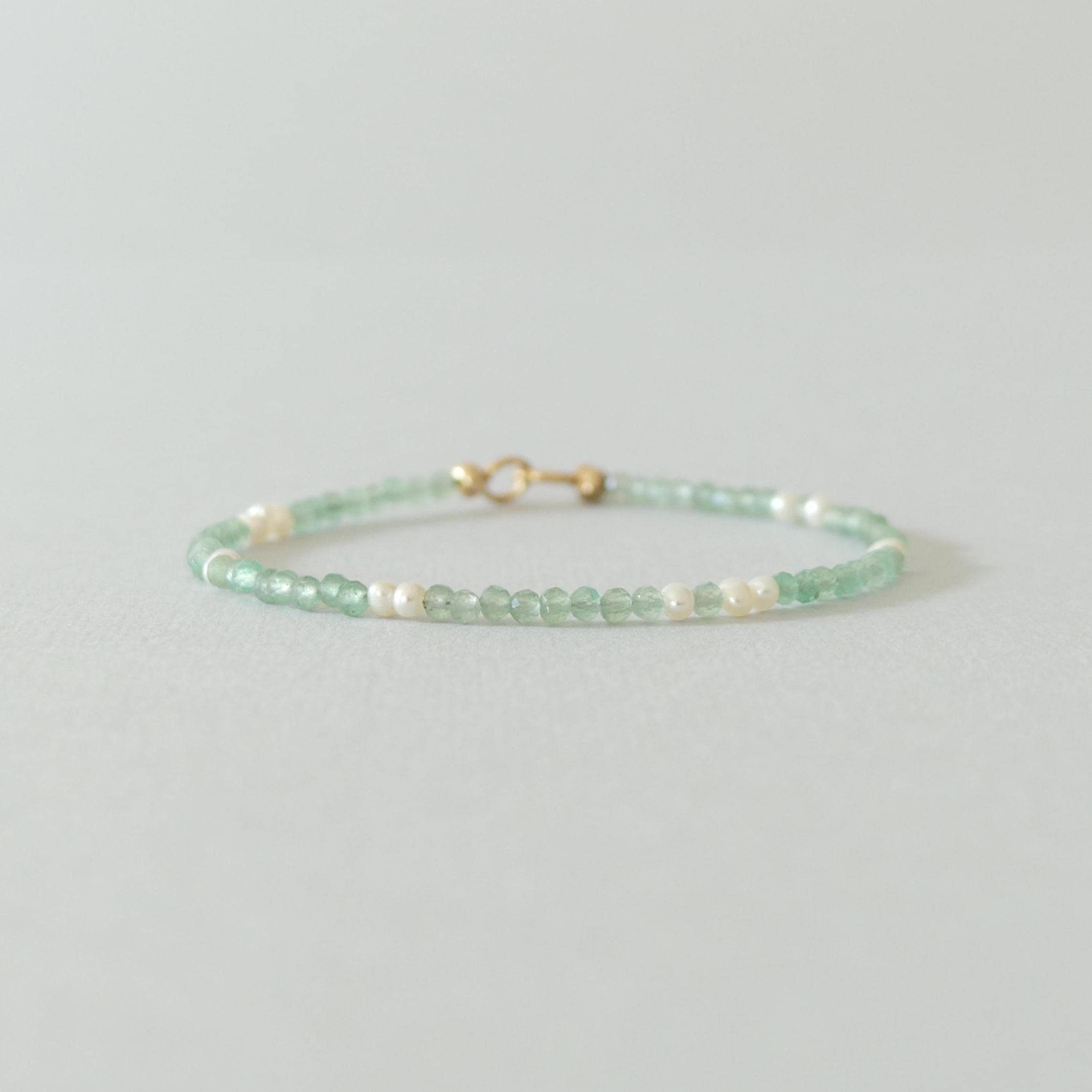 Tiny Green Aventurine Bracelet Pearl Dainty Gemstone Beaded Bracelet Everyday Jewelry Minimalist Crystal Birthday Gift Mom Wife Daughter
