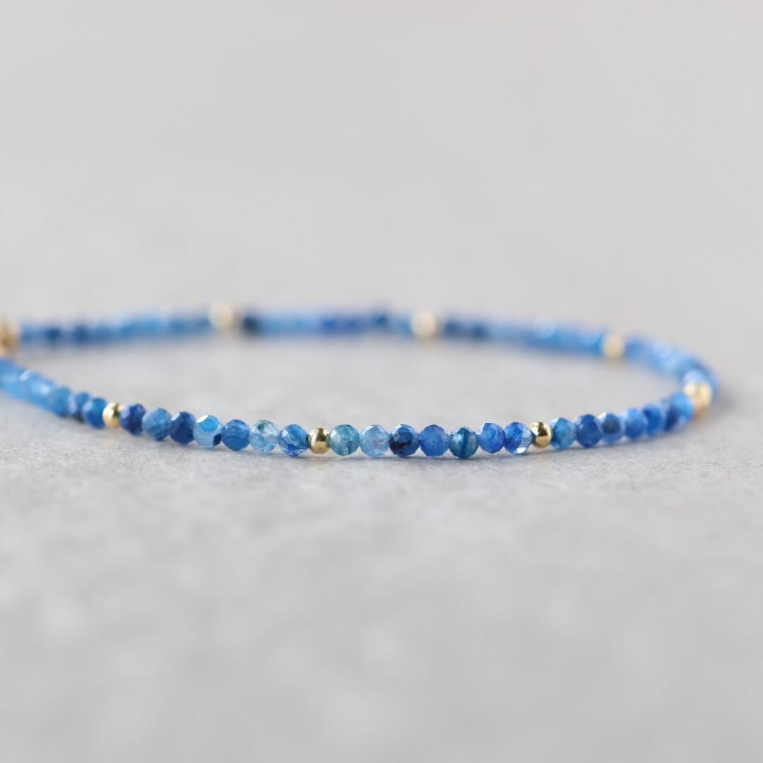 Tiny Blue Kyanite Bracelet Dainty Gemstone Beaded Bracelet Blue Crystal Minimalist Jewelry Boho Chic Healing Wedding Blue Gift for Mom Wife
