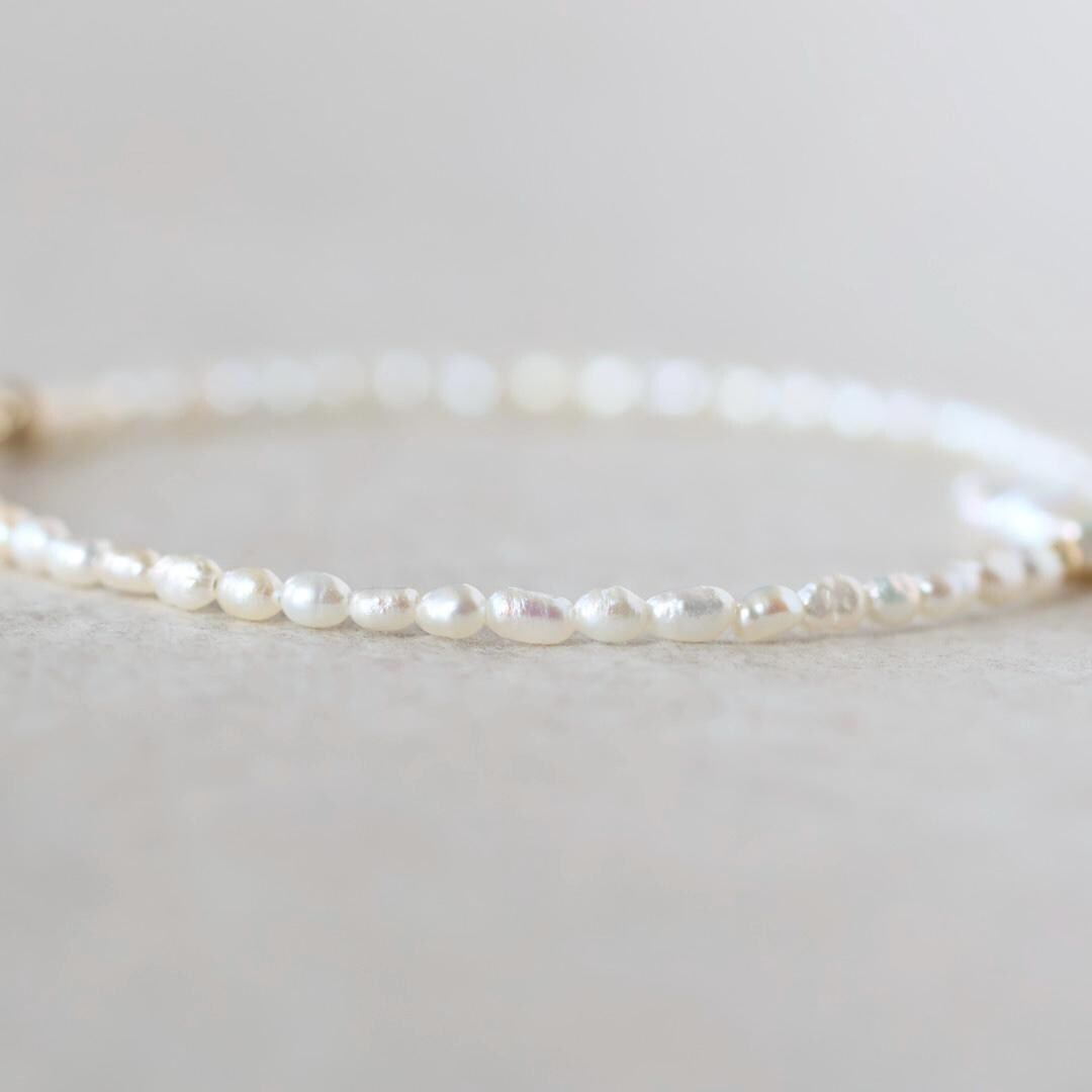 Natural Pearl Bracelet Dainty Rice Shape Small Pearl Beads Minimalist Bridal Jewelry June Birthstone Heart Pearl Bracelet Bridesmaid Gift