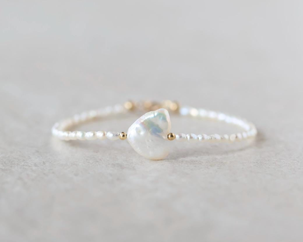Natural Pearl Bracelet Dainty Rice Shape Small Pearl Beads Minimalist Bridal Jewelry June Birthstone Heart Pearl Bracelet Bridesmaid Gift