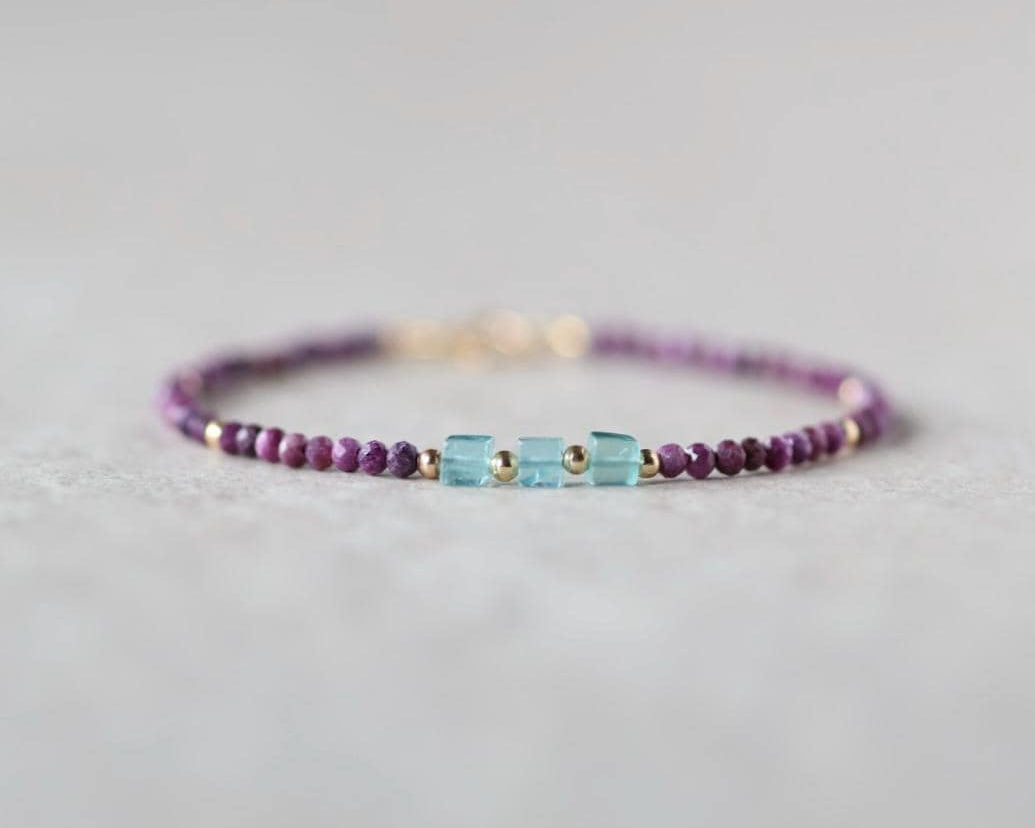 Tiny Apatite Bracelet Stichtite Dainty Gemstone Beaded Bracelet Purple Crystal Jewelry Minimalist Stacking Birthday Gift Daughter Niece