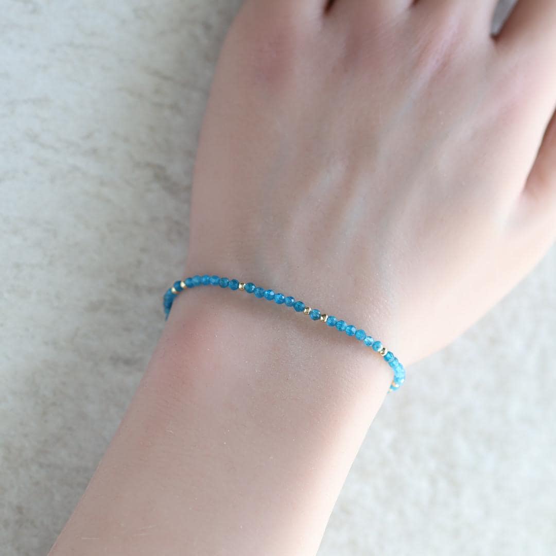 Tiny Neon Apatite Bracelet Dainty Gemstone Beaded Bracelet Blue Crystal Jewelry Minimalist Boho Chic Birthday Gift for Mom Wife Bridesmaids