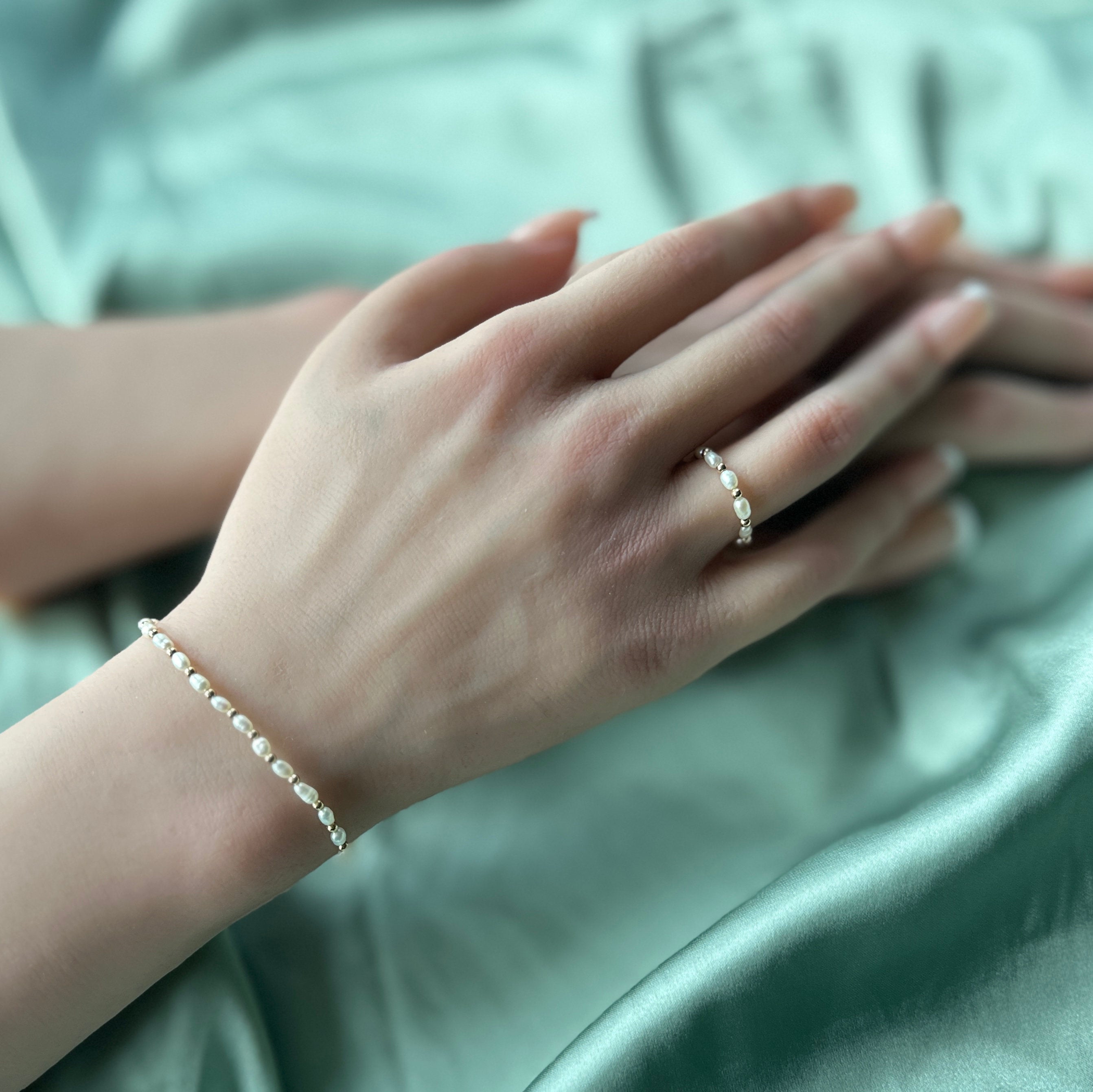 Tiny Pearl Stretch Ring Dainty Beaded Genuine Rice Shape Pearl Gemstone Boho Ring Minimalist June Birthstone Birthday Gift Mom Bride Friend