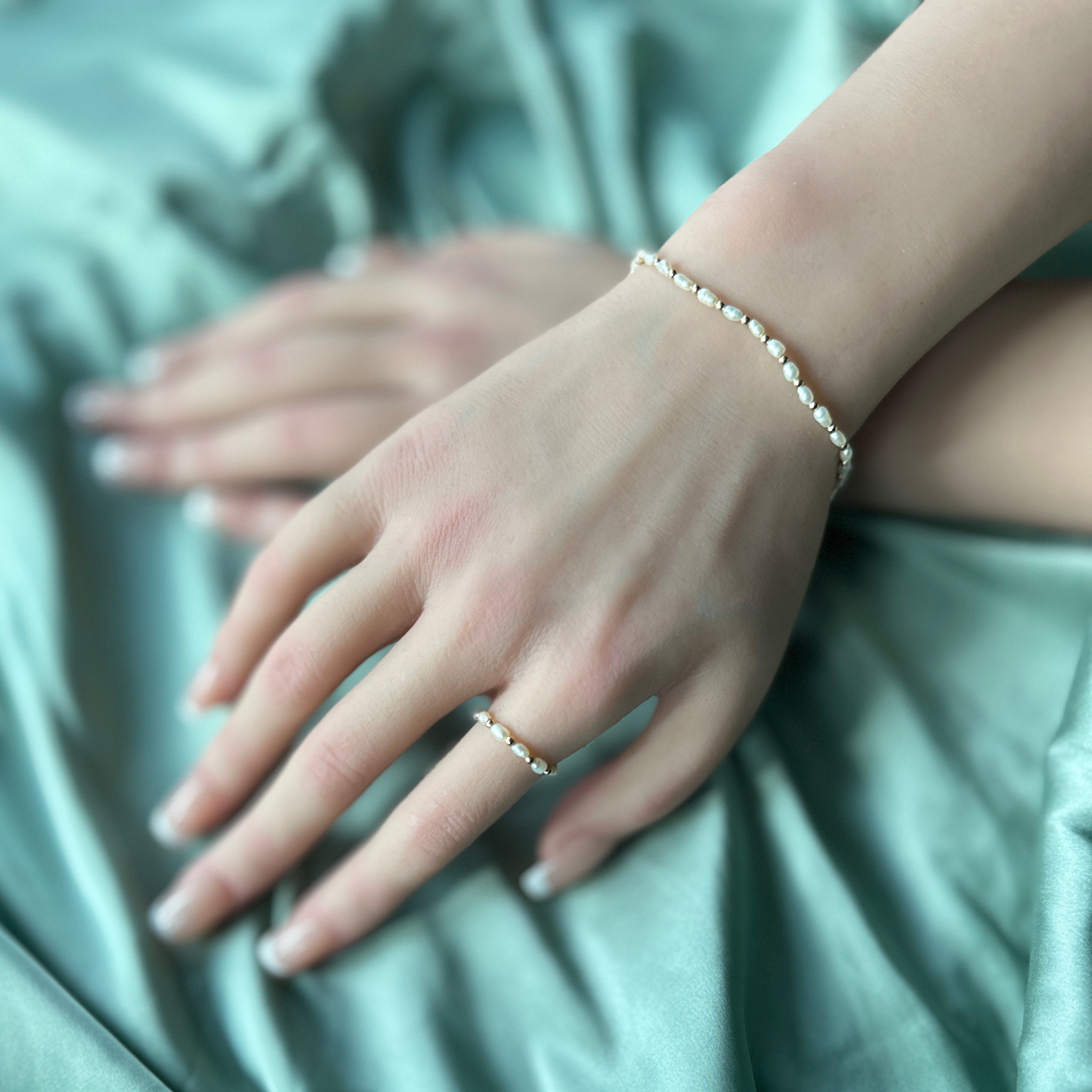 Tiny Pearl Stretch Ring Dainty Beaded Genuine Rice Shape Pearl Gemstone Boho Ring Minimalist June Birthstone Birthday Gift Mom Bride Friend