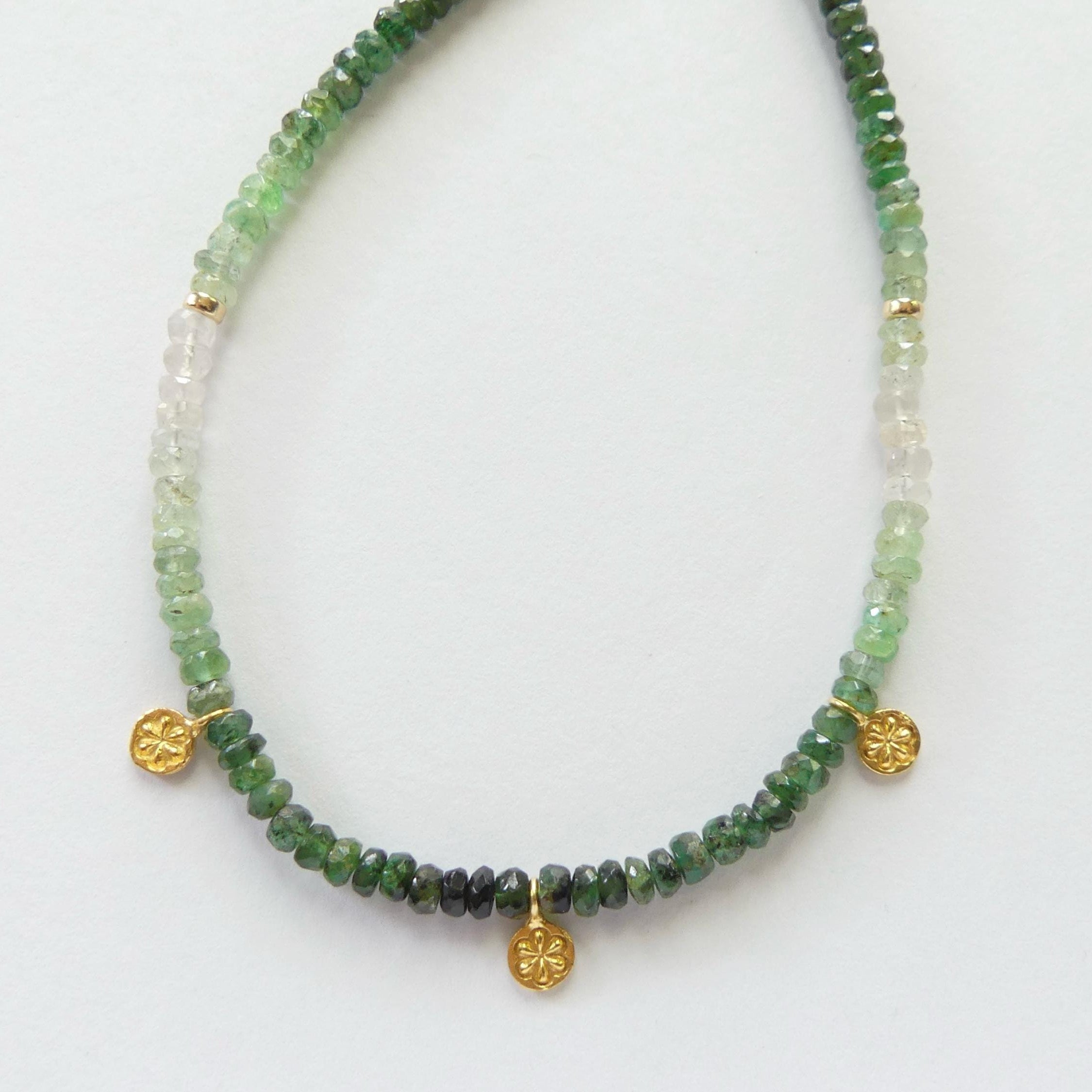 Tiny Ombre Emerald Necklace Dainty Beaded Gemstone Daisy Necklace Crystal Choker Minimalist May Birthstone Birthday Gift Bride Wife Mom