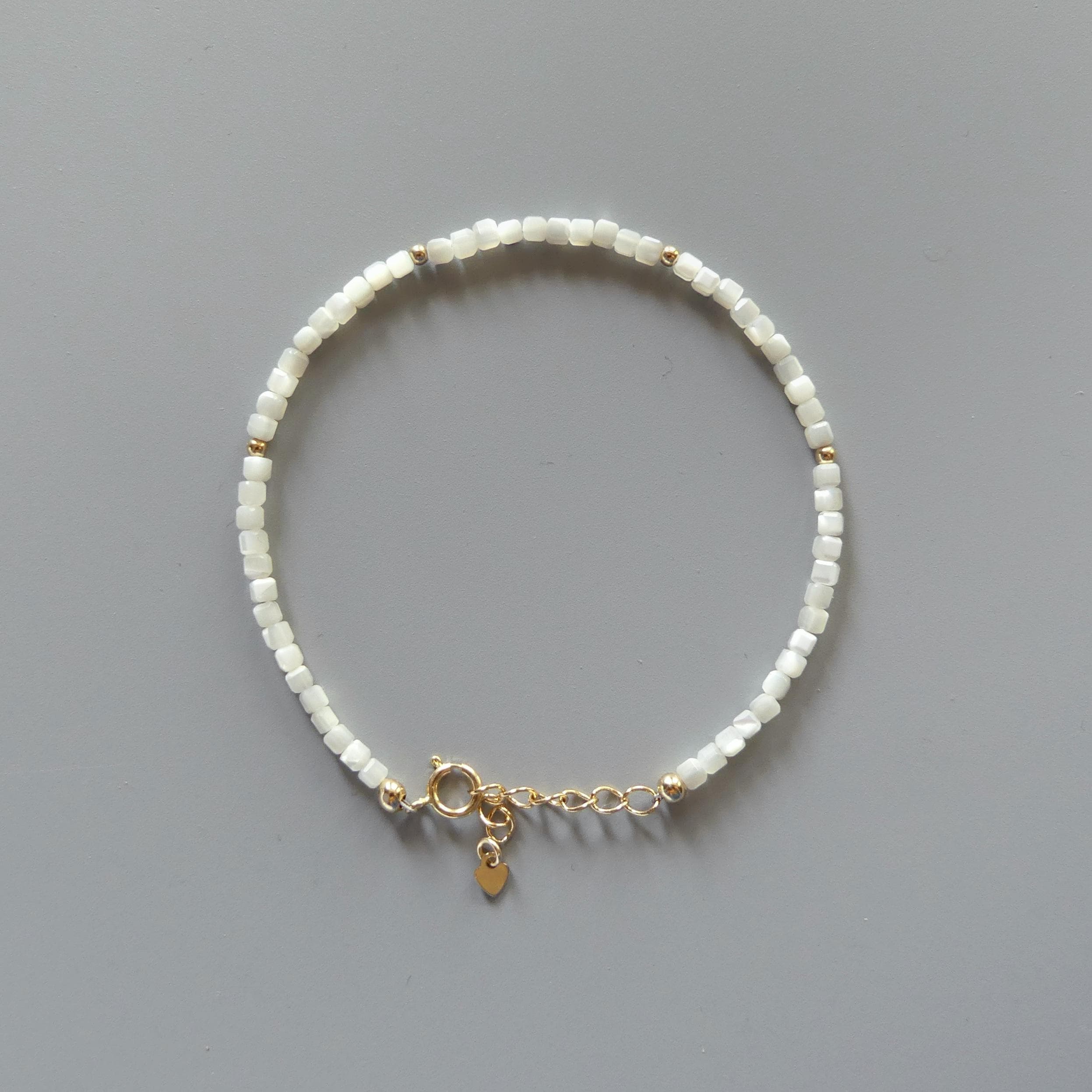 Tiny Mother of Pearl Bracelet Shell Dainty Gold Filled Beaded Bracelet Minimalist Jewelry June Birthstone Birthday Gift for Bridemaid