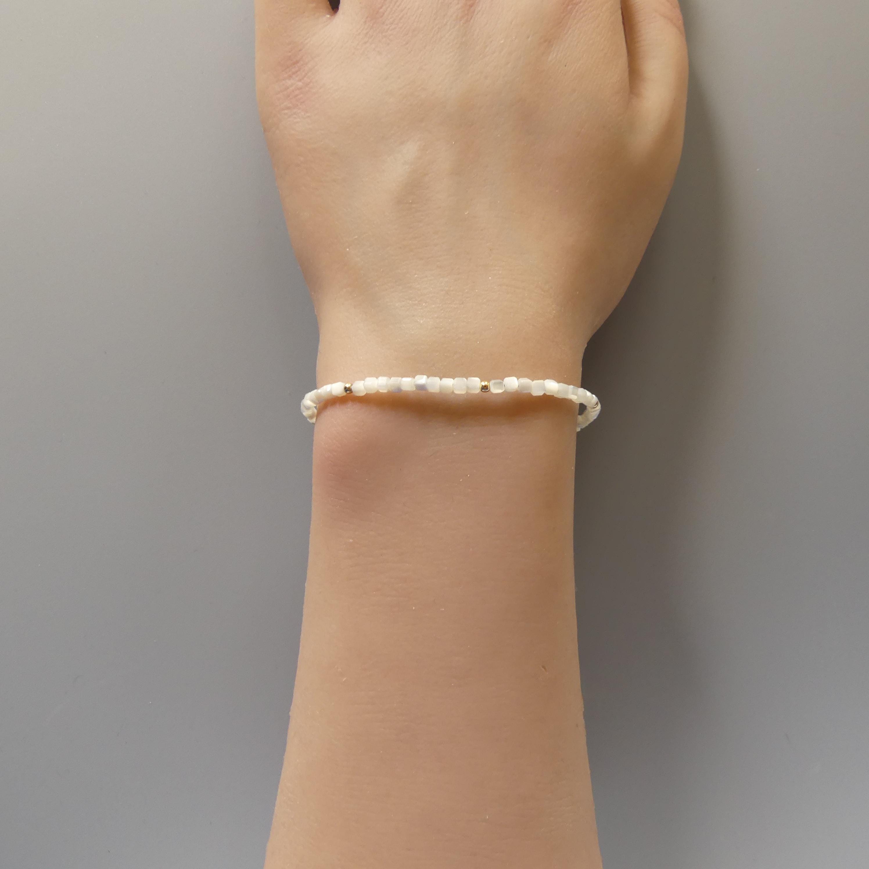 Tiny Mother of Pearl Bracelet Shell Dainty Gold Filled Beaded Bracelet Minimalist Jewelry June Birthstone Birthday Gift for Bridemaid