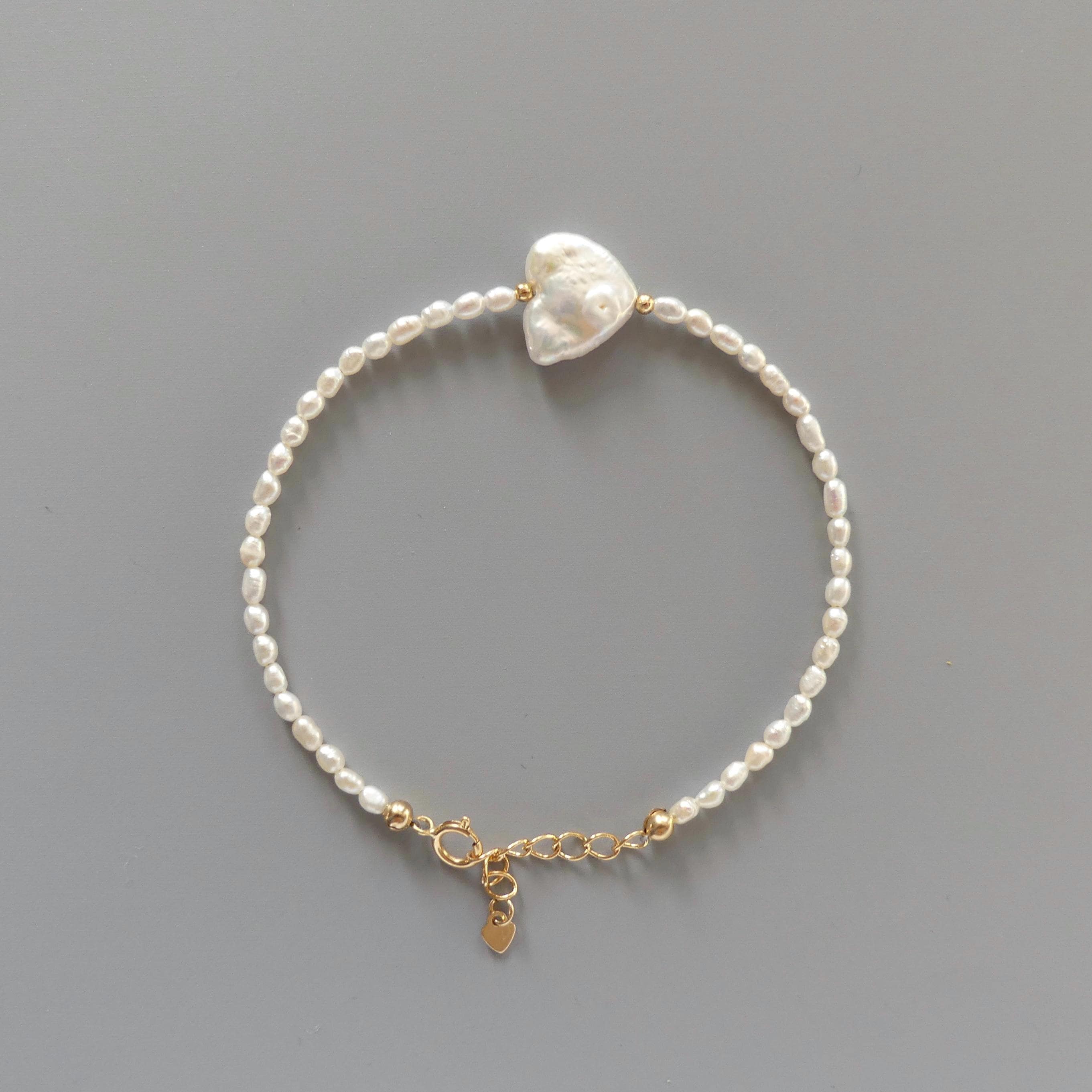 Natural Pearl Bracelet Dainty Rice Shape Small Pearl Beads Minimalist Bridal Jewelry June Birthstone Heart Pearl Bracelet Bridesmaid Gift