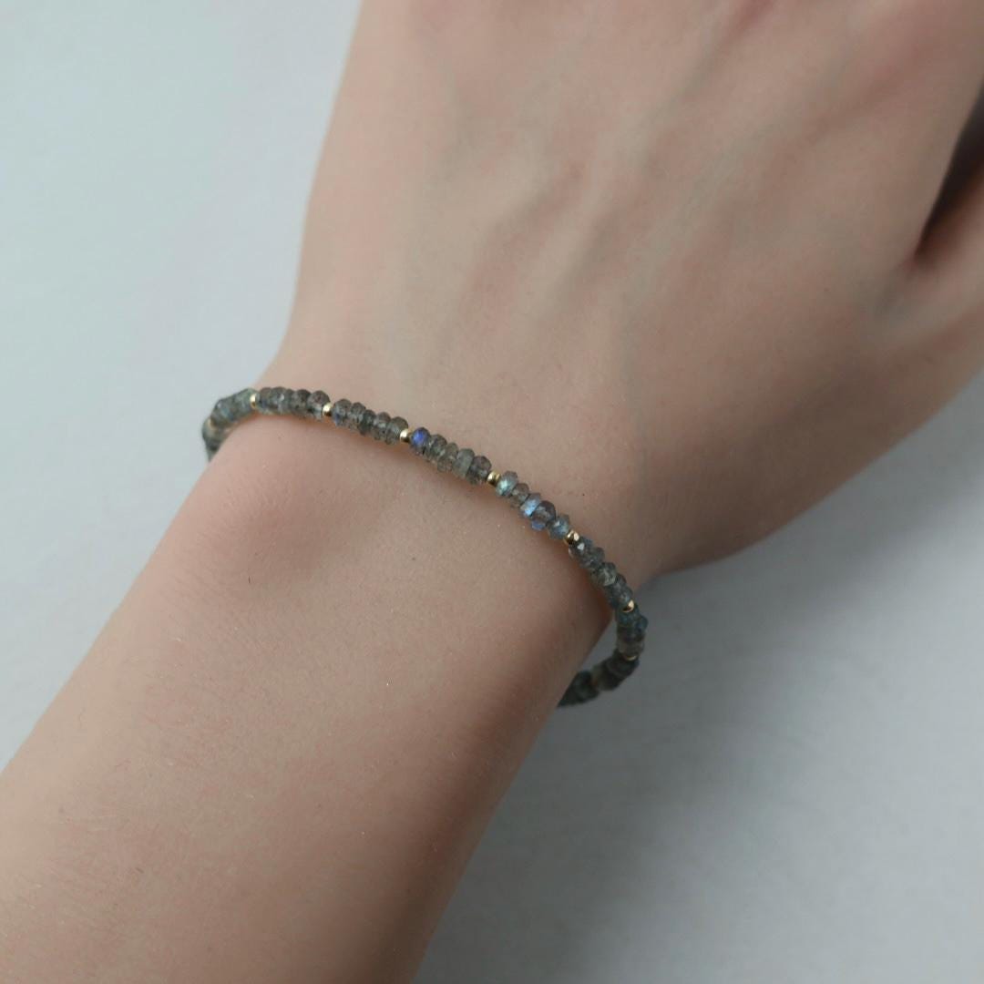 Dainty Labradorite Bracelet Gold Filled Gemstone Beaded Jewelry Minimalist Empath Protection Bracelet Healing Crystal Gift for Mom Wife