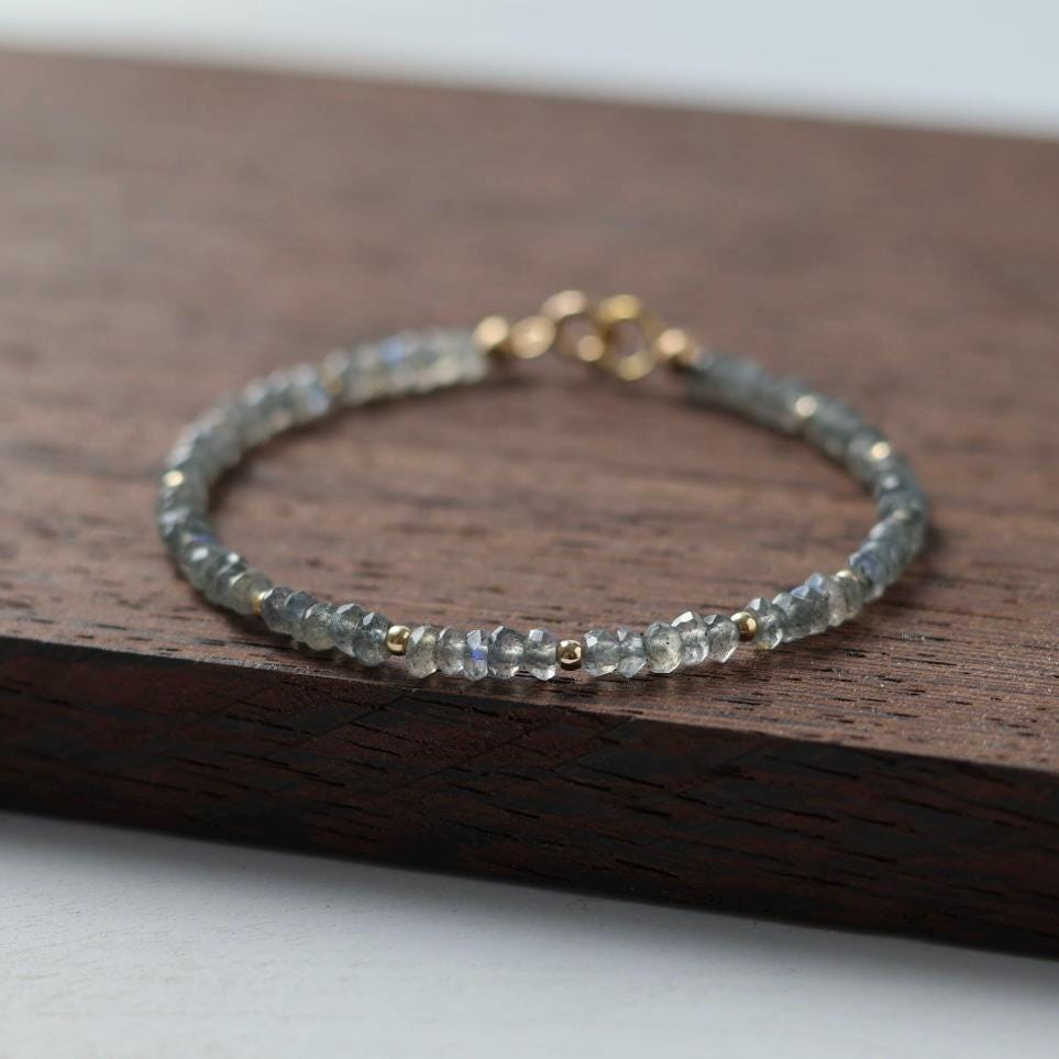 Dainty Labradorite Bracelet Gold Filled Gemstone Beaded Jewelry Minimalist Empath Protection Bracelet Healing Crystal Gift for Mom Wife