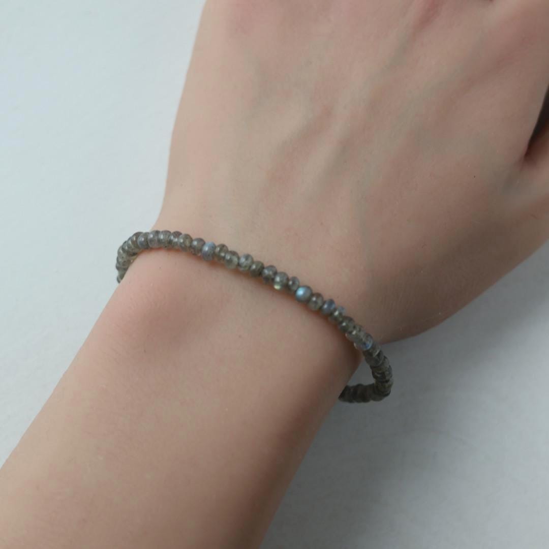 Dainty Labradorite Bracelet Gold Filled Gemstone Beaded Jewelry Minimalist Empath Protection Bracelet Healing Crystal Gift for Mom Wife