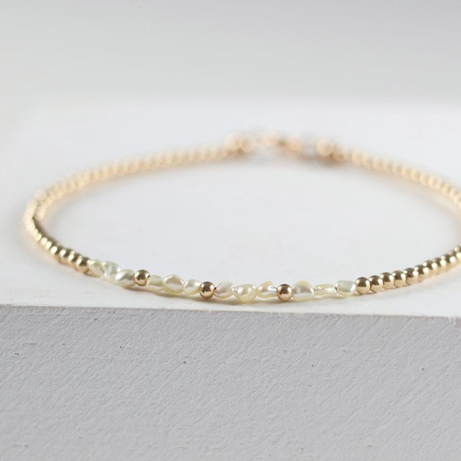 Japanese Akoya Pearl Bracelet Dainty Real Keshi Pearl Minimalist Jewelry Bridal Gold Filled or Silver June Birthstone Bridesmaid Gift Idea