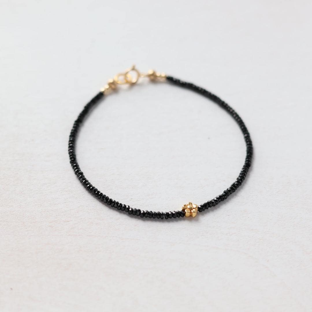 Tiny Black Spinel Bracelet Dainty Flower Charm Bracelet Daisy Silver Bracelet Gemstone Beaded Crystal Jewelry Minimalist Gift for Women