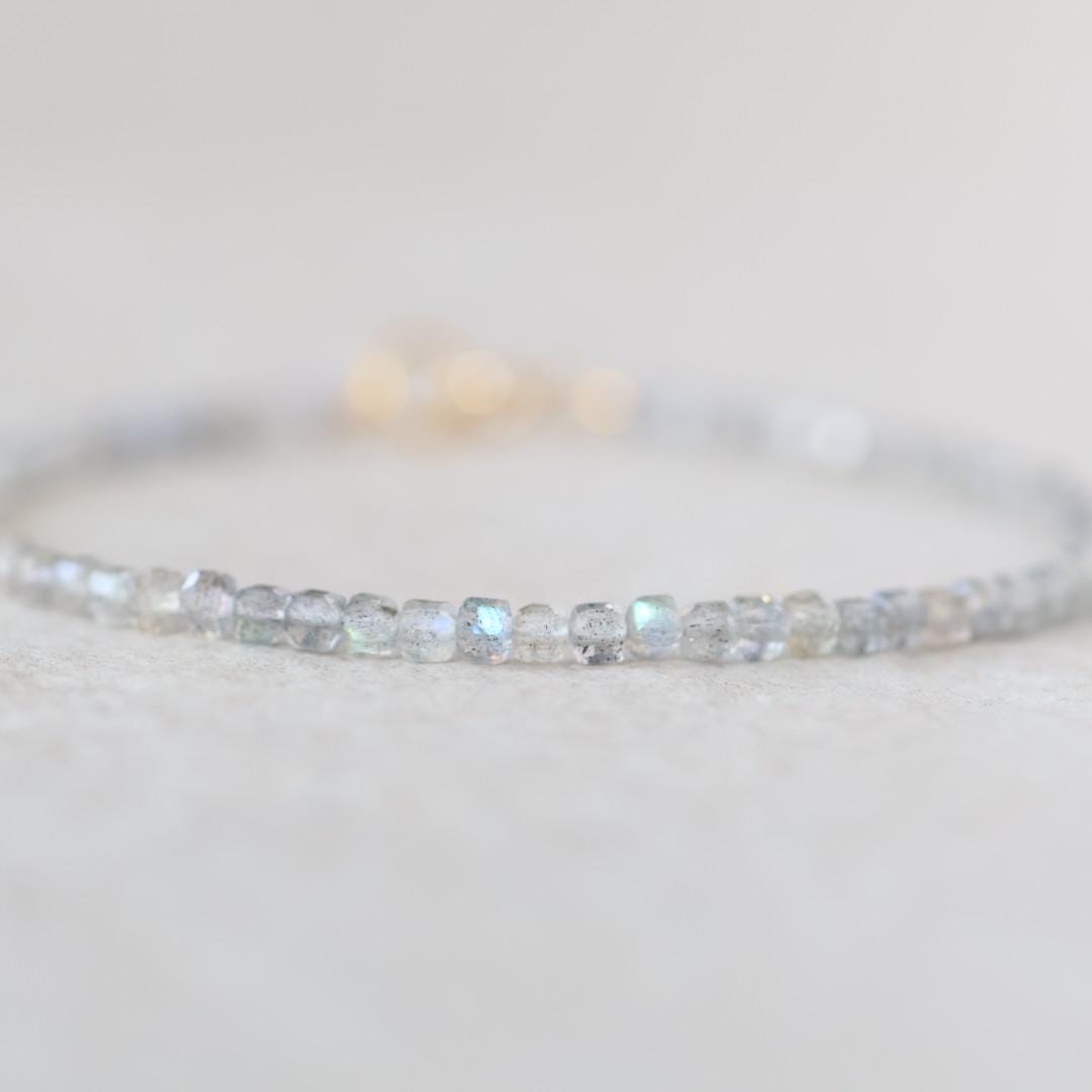 Tiny Labradorite Bracelet Dainty Gemstone Beaded Bracelet Gray Crystal Blue Flash Healing Bracelet Protection Birthday Gift Daughter Niece