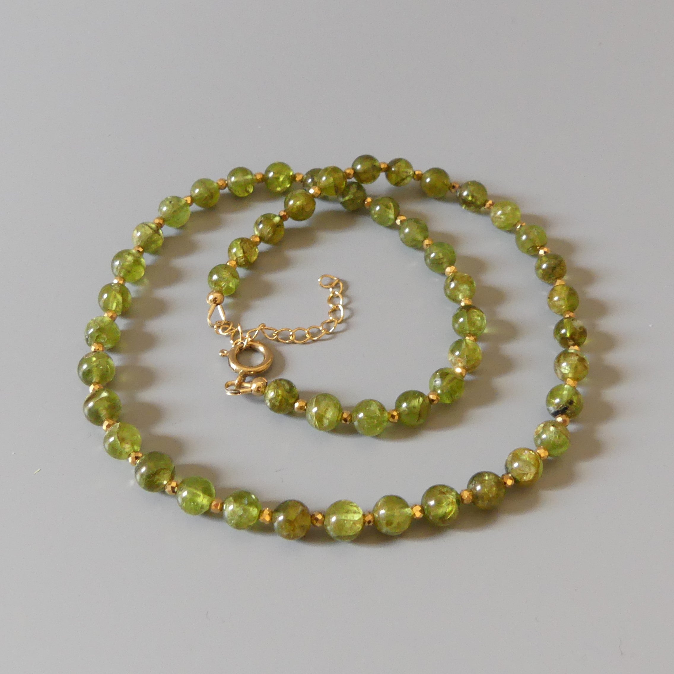 real peridot beaded necklace choker