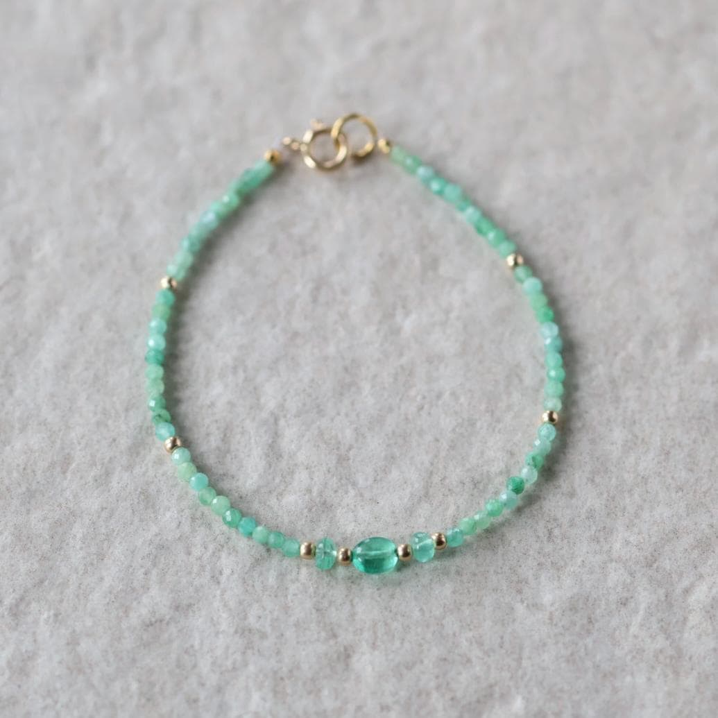 Tiny Colombian Emerald Bracelet Dainty Gemstone Beaded Jewelry Green Crystal Bracelet Minimalist May Birthstone Birthday Gift for Women