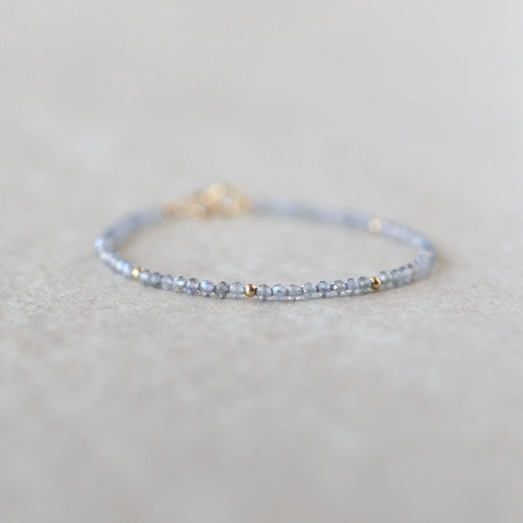 Tiny Labradorite Bracelet Dainty Gemstone Beaded Bracelet Gray Crystal Blue Flash Healing Bracelet Protection Birthday Gift Daughter Niece