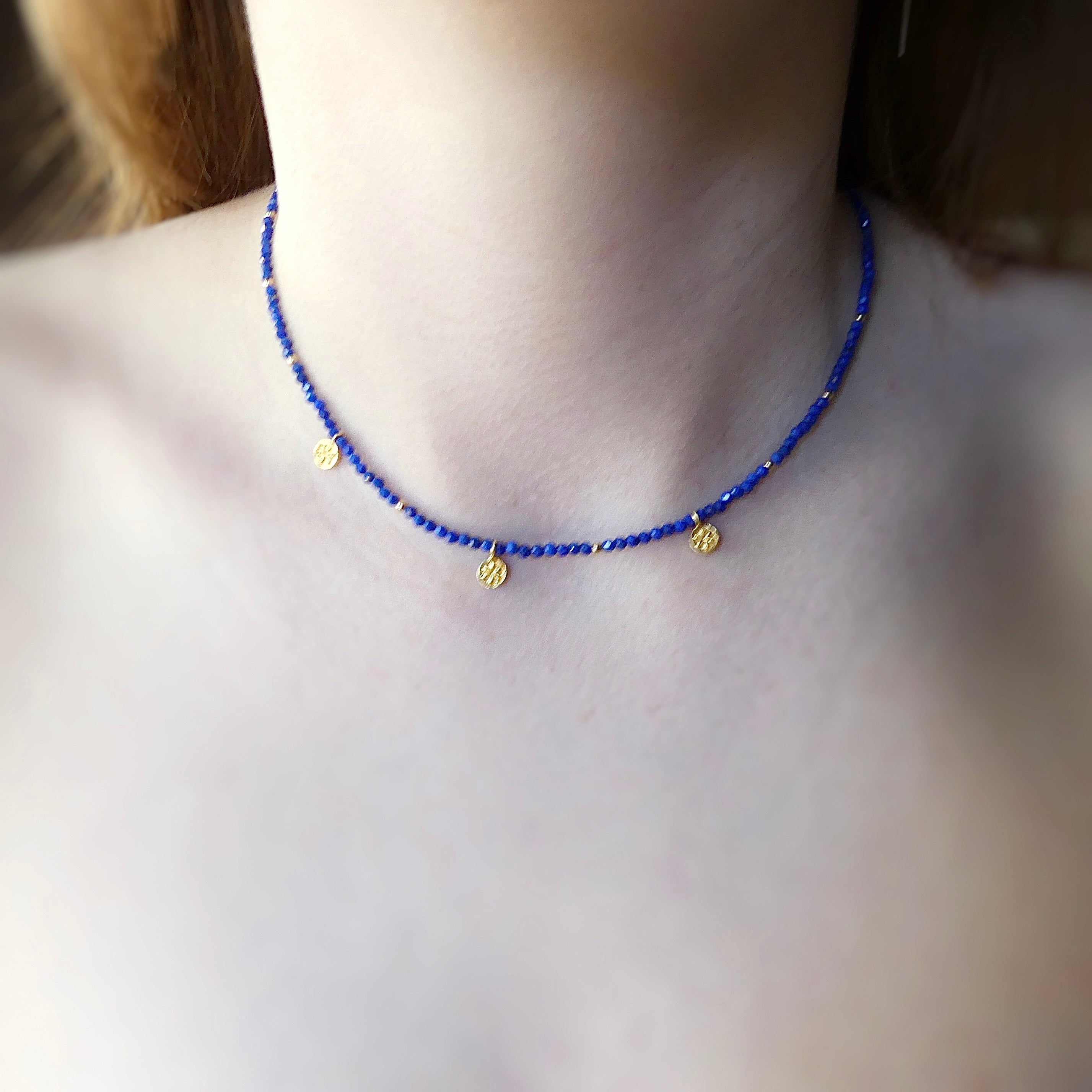 Tiny Lapis Beaded Necklace with Daisy Pendants Layering Dainty Lapis Choker Minimalist Jewelry Birthday Gift For Women September Birthstone