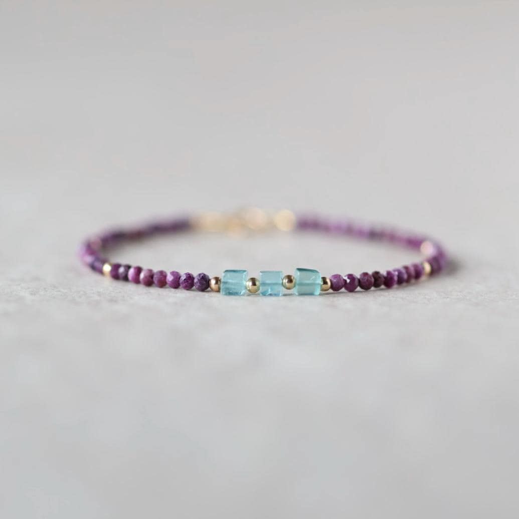 Tiny Apatite Bracelet Stichtite Dainty Gemstone Beaded Bracelet Purple Crystal Jewelry Minimalist Stacking Birthday Gift Daughter Niece